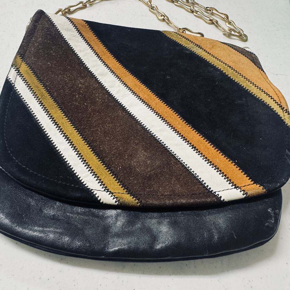 Vintage 70s suede & leather striped saddle bag purse flap gold chain patchwork - Picture 2 of 5